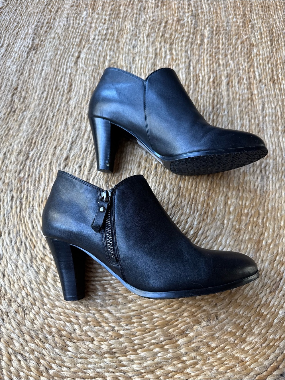 MAUD FRIZON Black Leather Ankle Booties with Side Zip Size 41 (9.5)